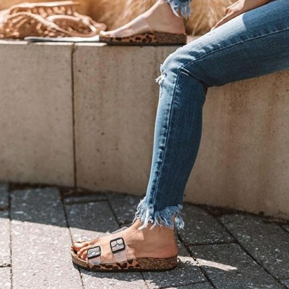 Clear leopard slide on sandal - Picture 9 of 9